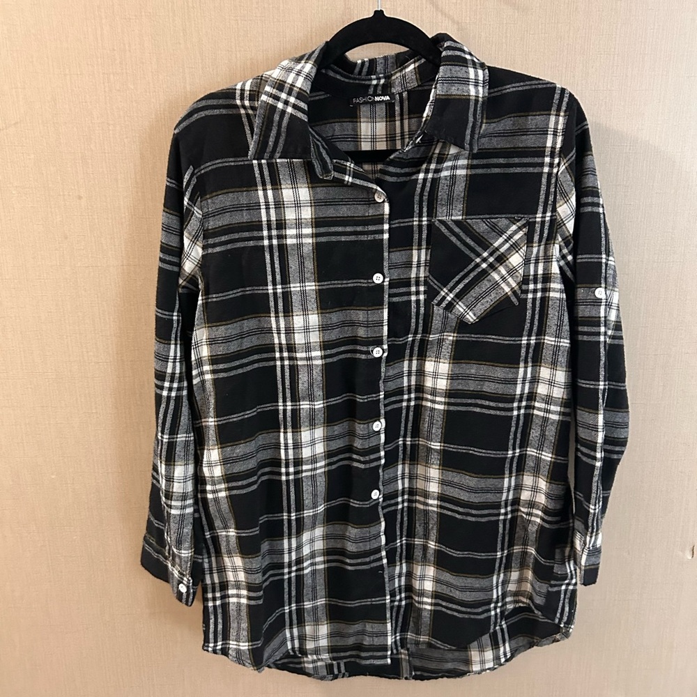 Fashion Nova Black and Cream Plaid Shirt
